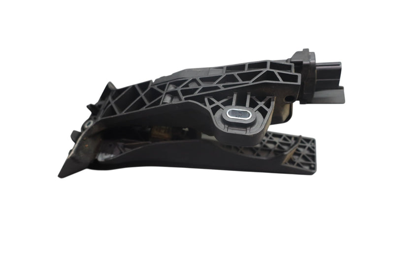 Load image into Gallery viewer, 15-23 Hyundai Genesis Engine Gas Acceleration Accelerator Pedal Assembly OEM