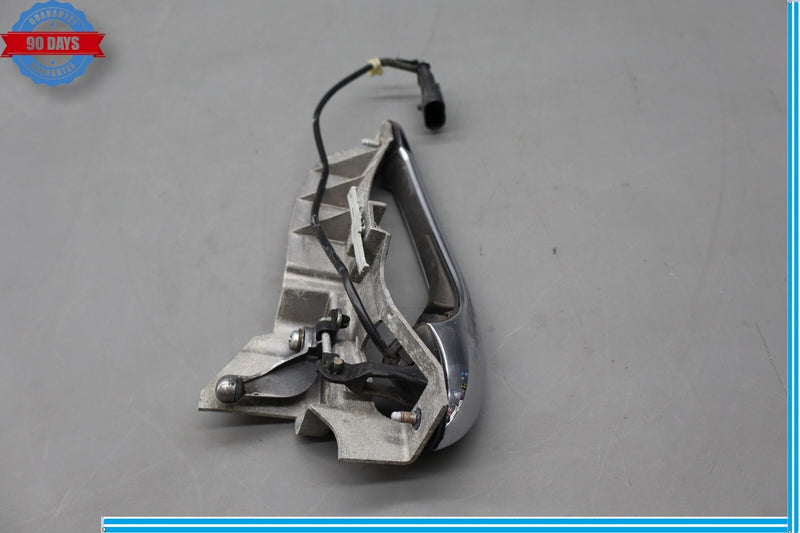 Load image into Gallery viewer, 03-13 Maserati Quattroporte M139 Rear Left Driver Side Exterior Door Handle Oem