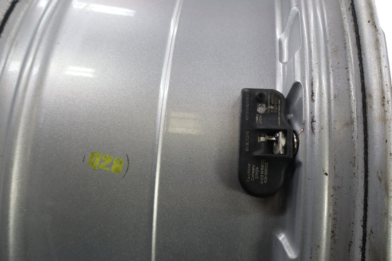 Load image into Gallery viewer, 13-22 Land Rover Range Rover 21" Alloy Wheel Rim 21x9.5 6 Spoke EPLA1007BA Oem