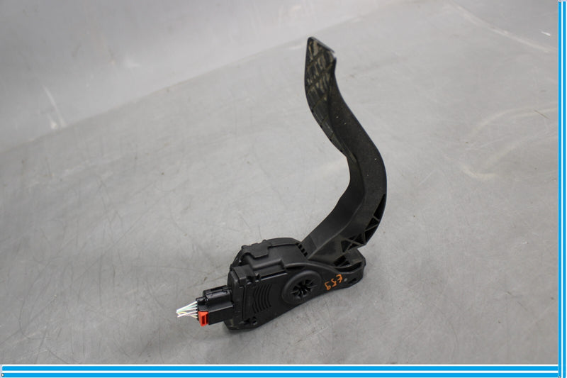 Load image into Gallery viewer, 11-17 Audi A8 Quattro Front Gas Accelerator Throttle Pedal Oem