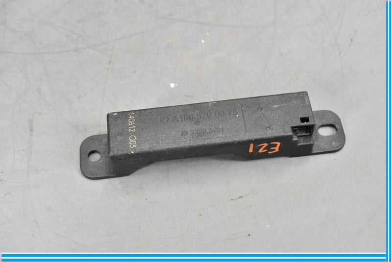 Load image into Gallery viewer, 13-16 Mercedes GL450 X166 Rear Right Keyless Entry Antenna Receiver Module Oem
