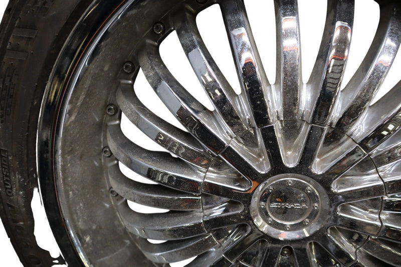 Load image into Gallery viewer, Strada Spina 20" Inch Chrome Alloy Rim Wheel Set of 4 20x8J 245/40 ZR20 Oem