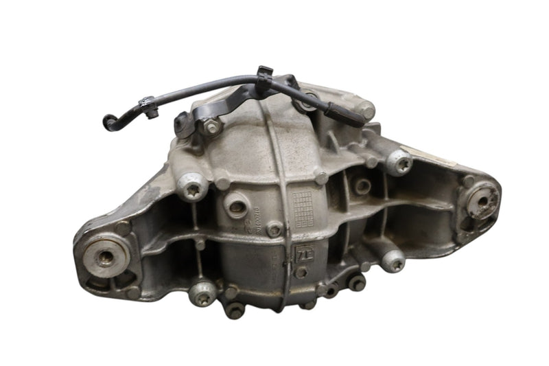 Load image into Gallery viewer, 17-21 Alfa Romeo Stelvio Rear Differential Diff Axle Carrier 55275932 Oem