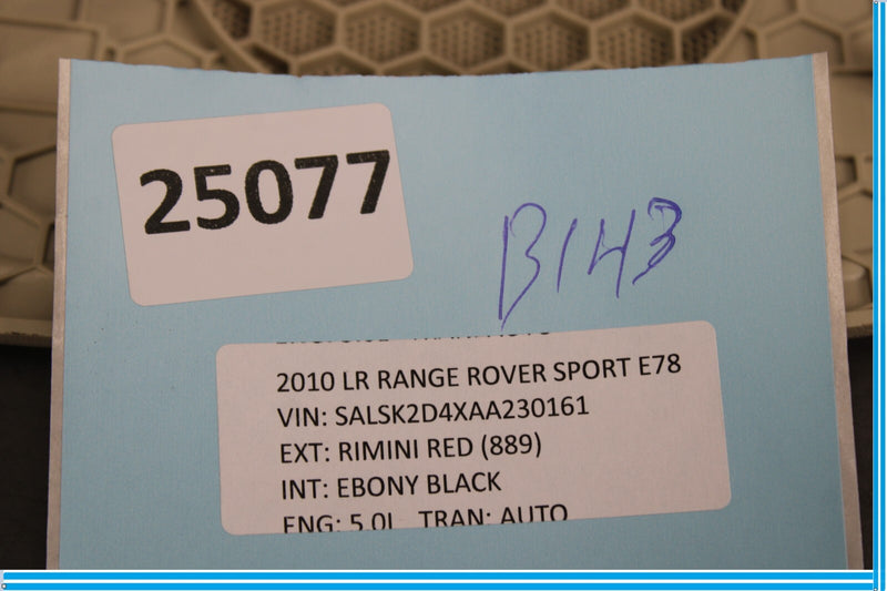 Load image into Gallery viewer, 10-13 Land Range Rover Sport Left Driver Side Door Speaker Trim Oem