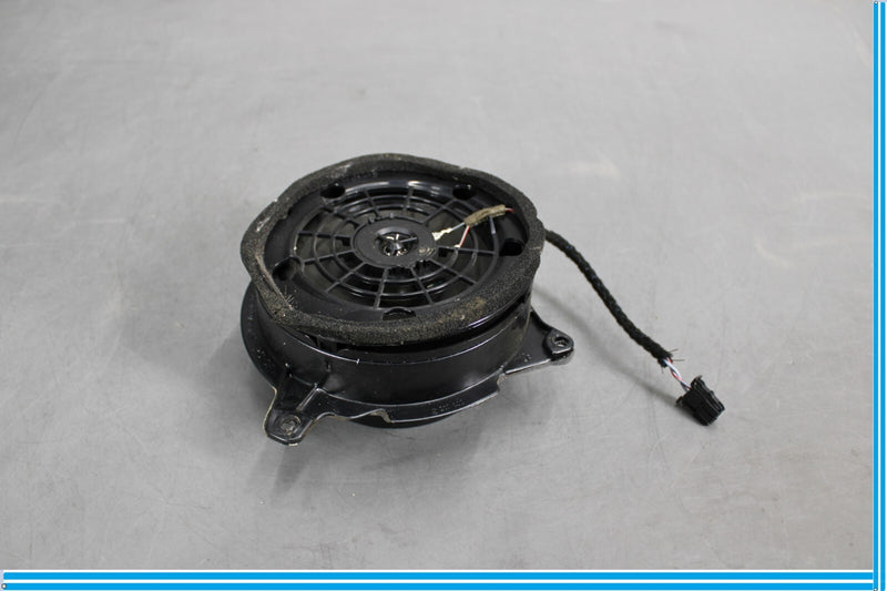 Load image into Gallery viewer, 98-03 Mercedes W210 E430 E55 Front Right Side Bose Door Audio Sound Speaker Oem