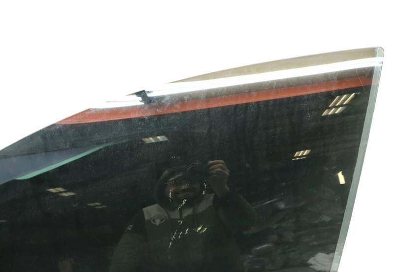 Load image into Gallery viewer, 12-15 Audi A6 A6 Quattro Front Driver Side Door Window Auto Glass 4G0845201 Oem