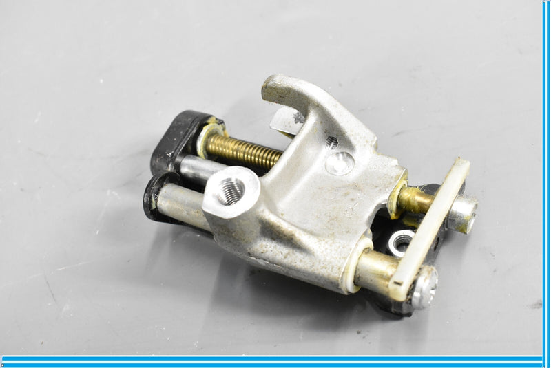 Load image into Gallery viewer, 90-02 Mercedes SL500 SL600 R129 Front Right Headrest Adjusting Gear Oem