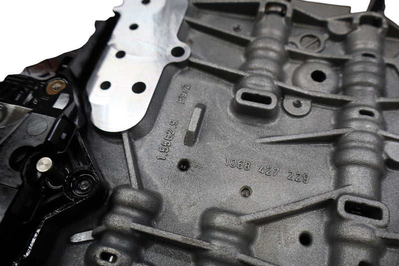 Load image into Gallery viewer, 10-15 Jaguar XJ XKR Automatic Transmission Valve Body Mechatronic 0260550043 Oem
