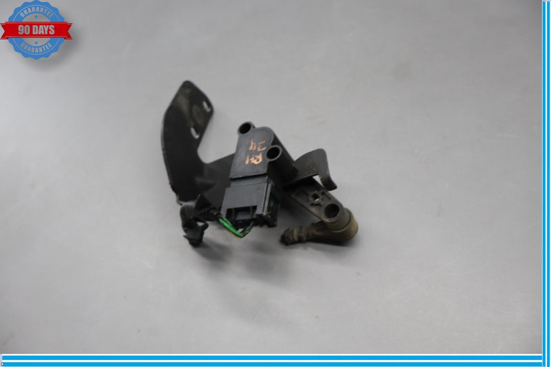 Load image into Gallery viewer, 10-15 Jaguar XF XFR X250 Right Side Suspension Height Level Sensor Oem