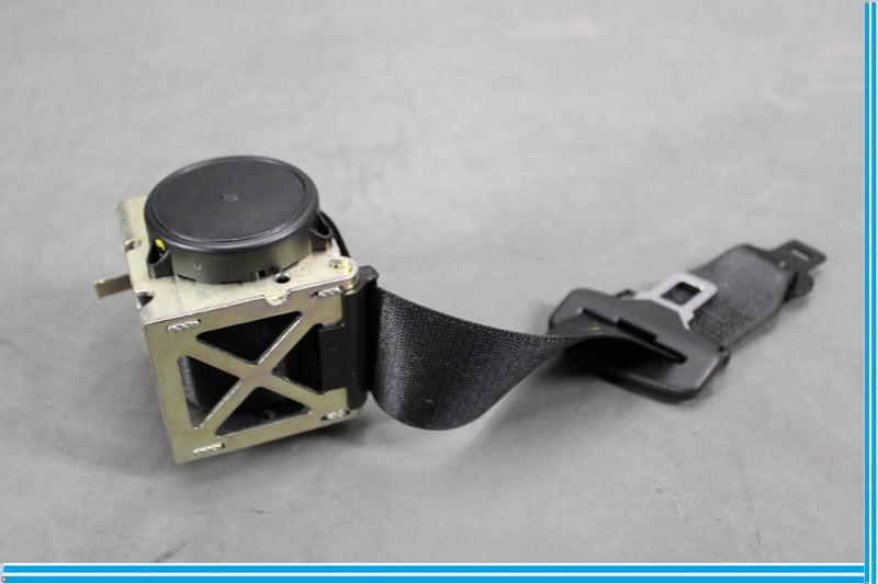 Load image into Gallery viewer, 14-17 Maserati Ghibli Rear Center Seat Belt Retractor 6700174400 Oem