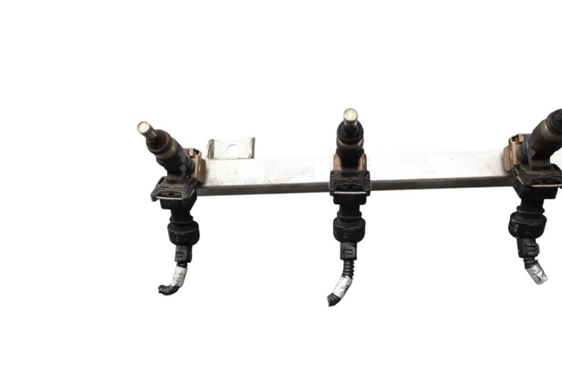 Load image into Gallery viewer, 03-19 Maserati Quattroporte Left Side Fuel Injection Rail Line W/ Injectors Oem