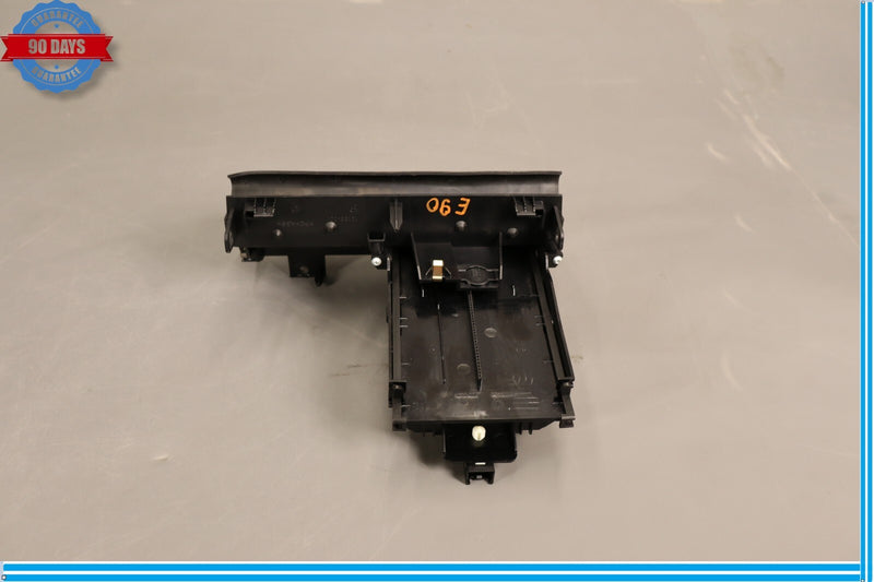 Load image into Gallery viewer, 14-19 Maserati Ghibli Dash AUX USB Phone Storage Box Compartment Oem