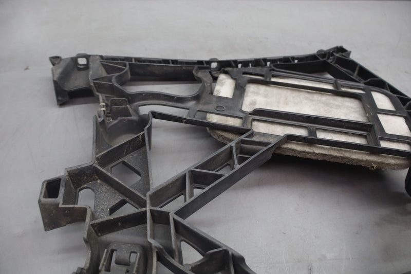 Load image into Gallery viewer, 13-19 Mercedes GL450 GL550 X166 Rear Left Bumper Holder Support Bracket Oem