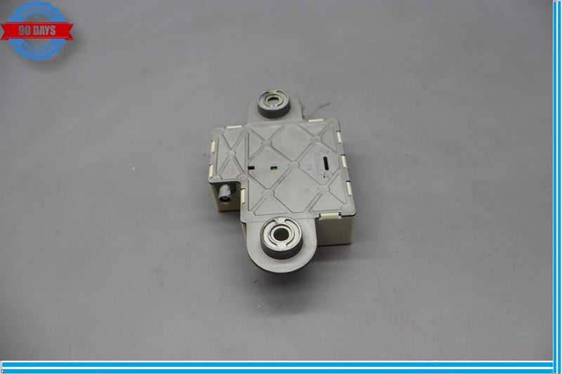 Load image into Gallery viewer, 07-13 BMW X5 E70 Rear Antenna Backup Control Module Unit 6935024 Oem