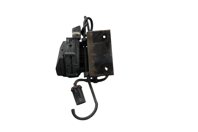 Load image into Gallery viewer, 04-08 Maserati Quattroporte Secondary Air Injection Pump Emission Control Oem