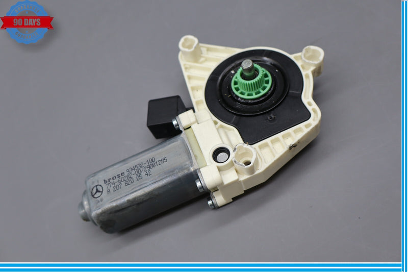 Load image into Gallery viewer, 10-21 Mercedes CLS55 AMG CLS550 Front Right Passenger Side Door Window Motor Oem