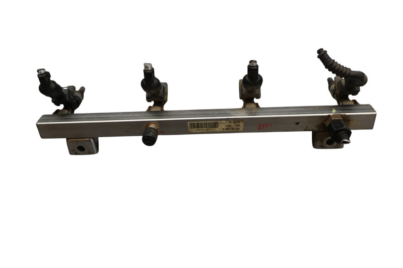 Load image into Gallery viewer, 03-19 Maserati Quattroporte M139 Left Side Fuel Injector Rail With Injector Oem