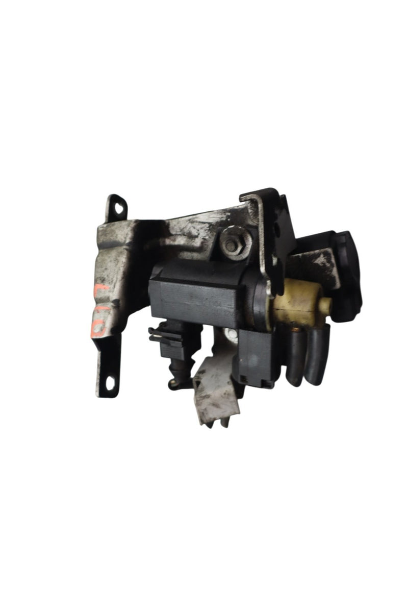 Load image into Gallery viewer, 10-16 BMW 550i GT F07 650i Turbo Pressure Boost Solenoid Valve Converter Oem