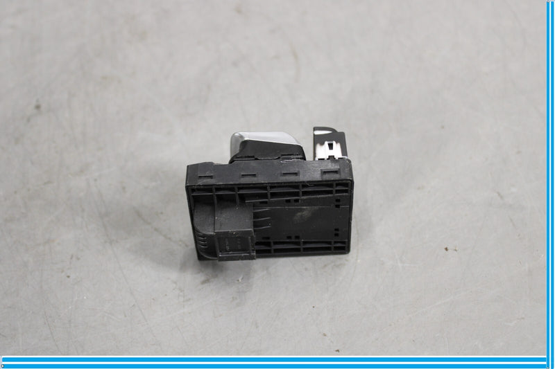 Load image into Gallery viewer, 11-17 Audi A8 A8 Quattro Rear Right Passenger Windshiled Sunshade Switch Oem