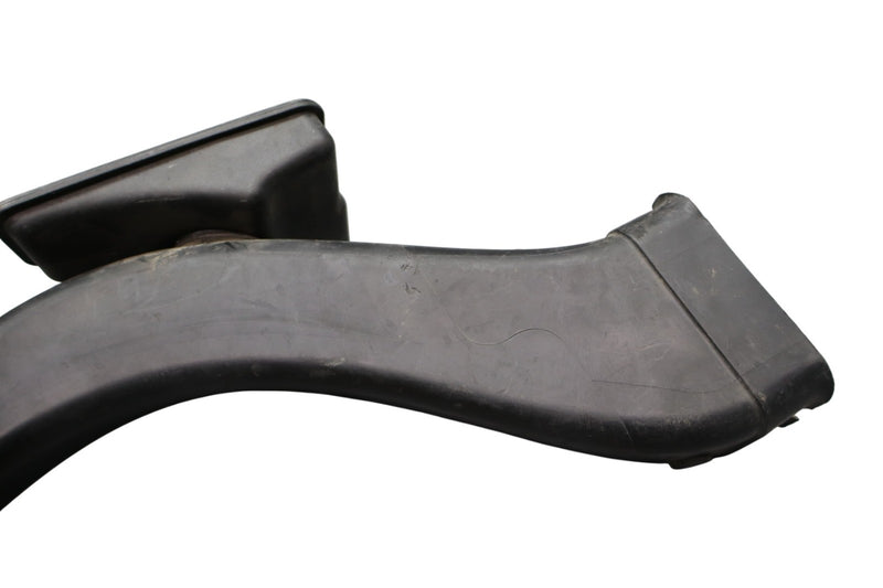 Load image into Gallery viewer, 09-19 BMW 750i 650i 550i Right Passenger Side Air Intake Duct Tube Pipe Oem