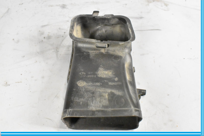 Load image into Gallery viewer, 2009-2015 BMW 750LI F02 Front Right Passenger Engine Air Intake Duct Channel Oem