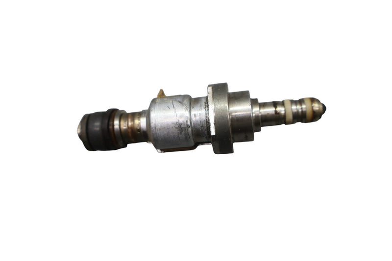 Load image into Gallery viewer, 07-17 Lexus LS460 LS460L Front Engine Fuel Injector 2325031020 Oem