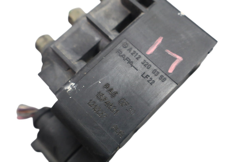 Load image into Gallery viewer, 06-20 Mercedes GL450 GL550 Airmatic Air Pneumatic Suspension Valve Block Oem