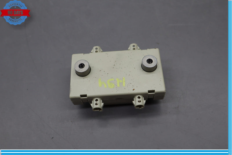 Load image into Gallery viewer, 09-15 BMW 750Li F01 F02 Antenna Amplifier Control Module Unit 21367510 Oem