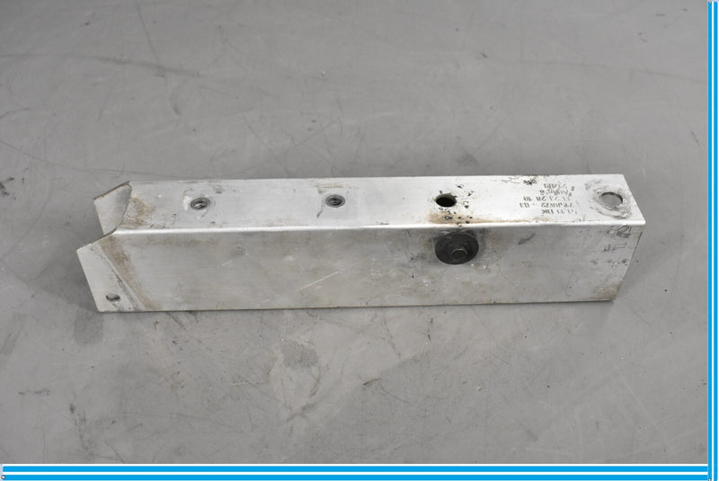 Load image into Gallery viewer, 09-15 BMW 750Li 750i F01 F02 Front Right Bumper Bracket Lower Brace 7158872 Oem