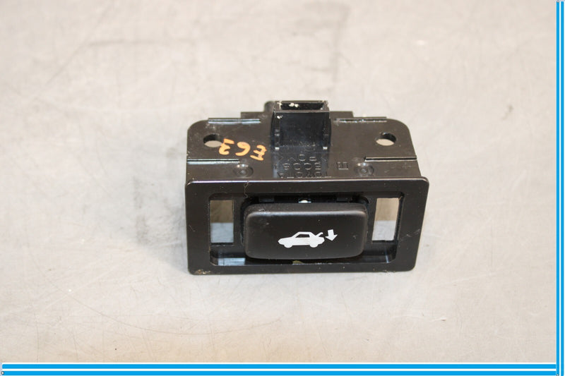 Load image into Gallery viewer, 07-17 Lexus LS460 Power Trunk Close Lid Control Switch Button 15C081 Oem