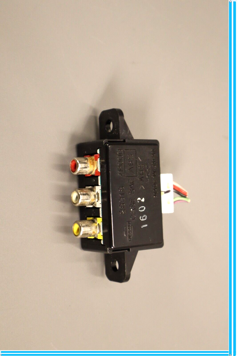 Load image into Gallery viewer, 11-17 Infiniti QX56 QX80 AUX Auxiliary Audio Video Jack RCA Input Oem