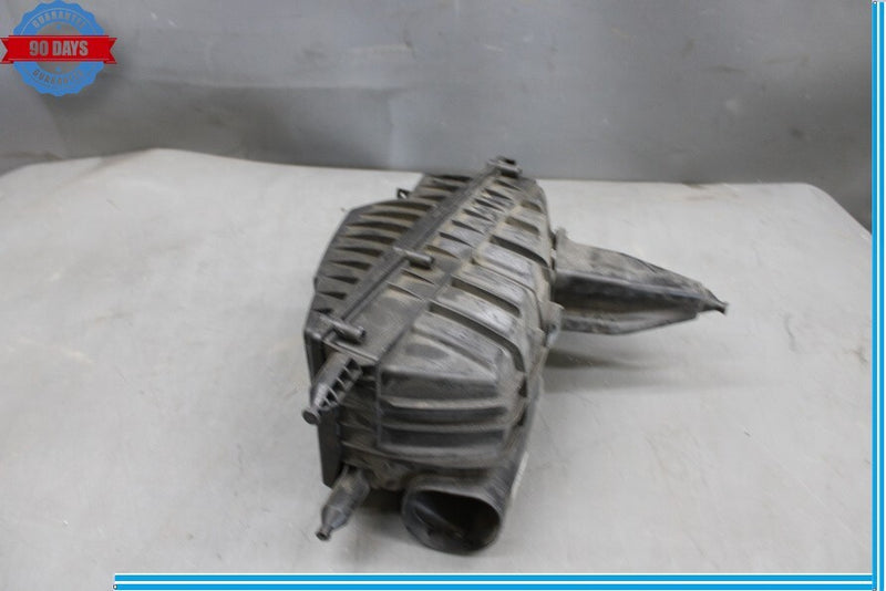 Load image into Gallery viewer, 10-12 Land Range Rover Left Side Air Intake Cleaner Filter Box Housing Oem