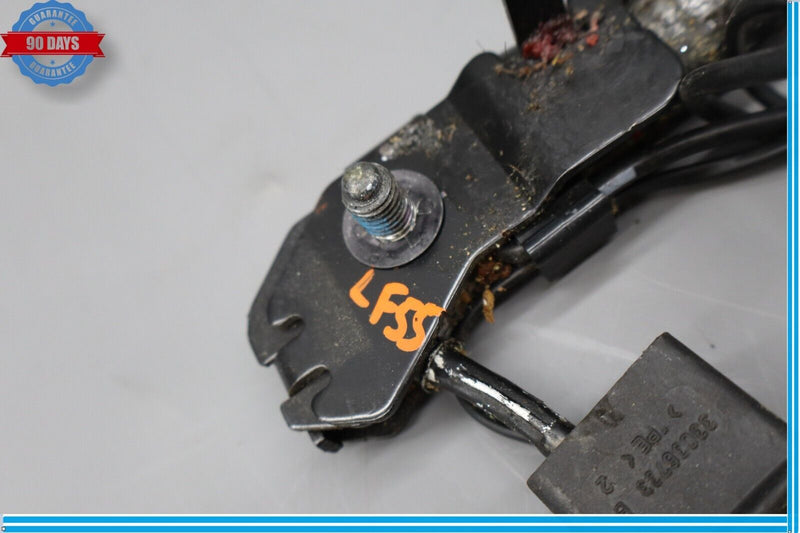 Load image into Gallery viewer, 10-13 Jaguar XJ XJL Left Driver Side Seat Belt Seatbelt Buckle Black Oem