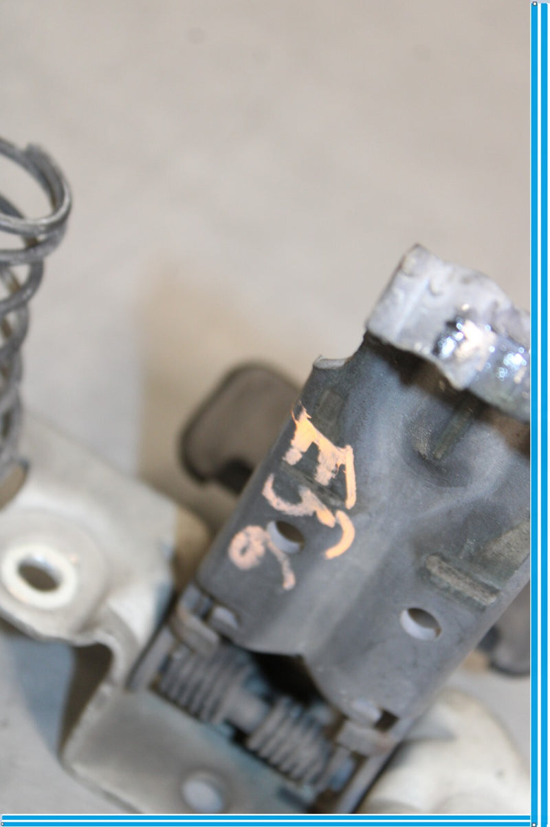 Load image into Gallery viewer, 03-06 Mercedes SL500 SL600 R230 Front Left or Right Hood Lock Latch Oem