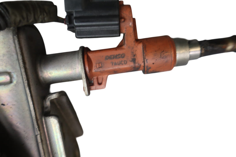 Load image into Gallery viewer, 07-17 Lexus USF40 LS460 Left Driver Side Outer Fuel Injection Rail Oem