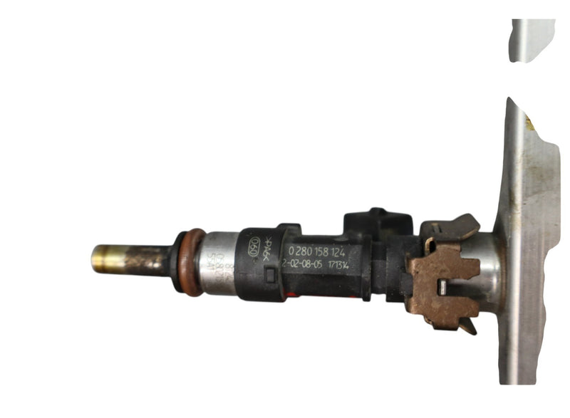 Load image into Gallery viewer, 03-19 Maserati Quattroporte M139 Right Side Fuel Injector Rail With Injector Oem