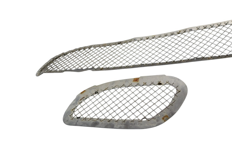 Load image into Gallery viewer, 99-04 Bentley Arnage Front Left / Right Center Bumper Grille Set OEM