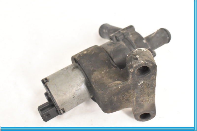 Load image into Gallery viewer, 09-11 Jaguar XF X250 AC A/C Air Conditioning Water Pump 2R8H18D473BC OEM