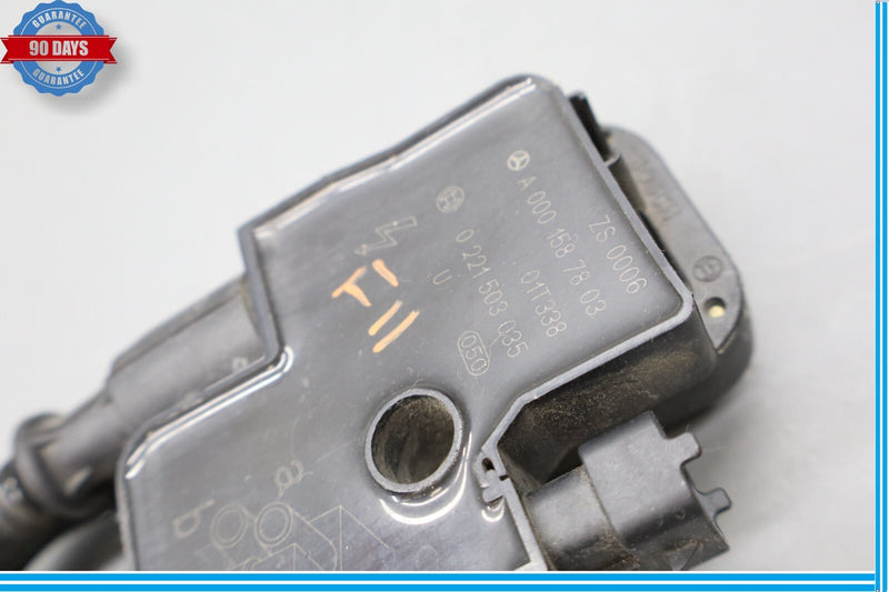 Load image into Gallery viewer, 03-06 Mercedes R230 SL500 Engine Ignition Coil Pack A0001587803 Oem