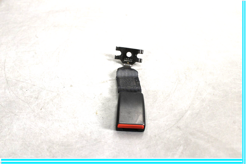 Load image into Gallery viewer, 14-17 Maserati Ghibli Rear Center Seat Belt Buckle 622463300B Oem