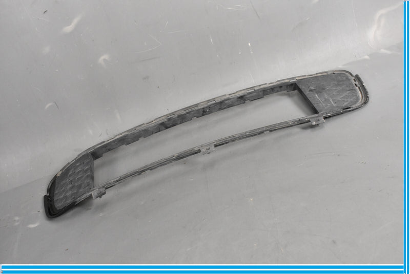 Load image into Gallery viewer, 07-10 BMW X5 E70 Front Bumper Filler Lid Closed Oem