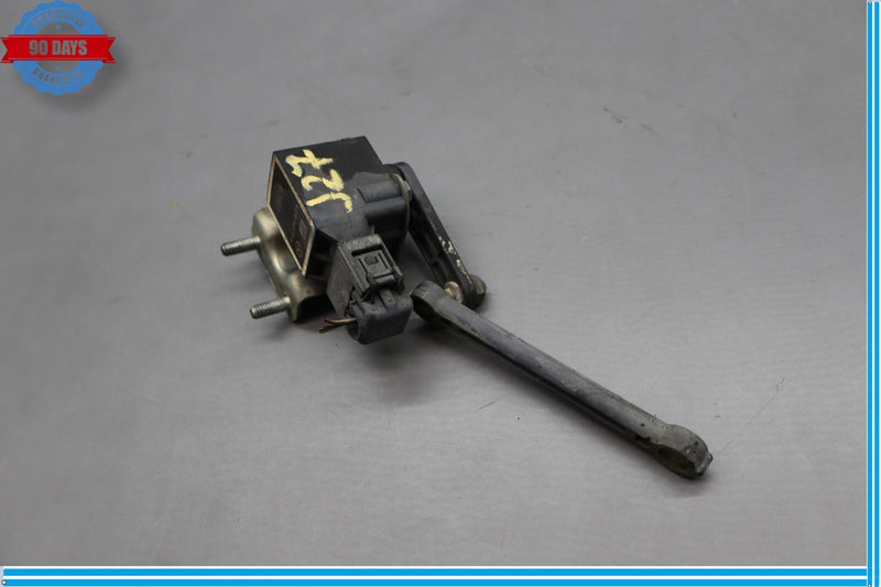 Load image into Gallery viewer, 07-12 Mercedes CLS550 Front Side Headlight Height Sensor A0105427717 Oem