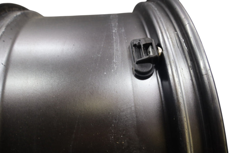 Load image into Gallery viewer, 14-20 Maserati Ghibli M157 Alloy Wheel Rim Disc 10.5x20H2 20'' R20 Oem