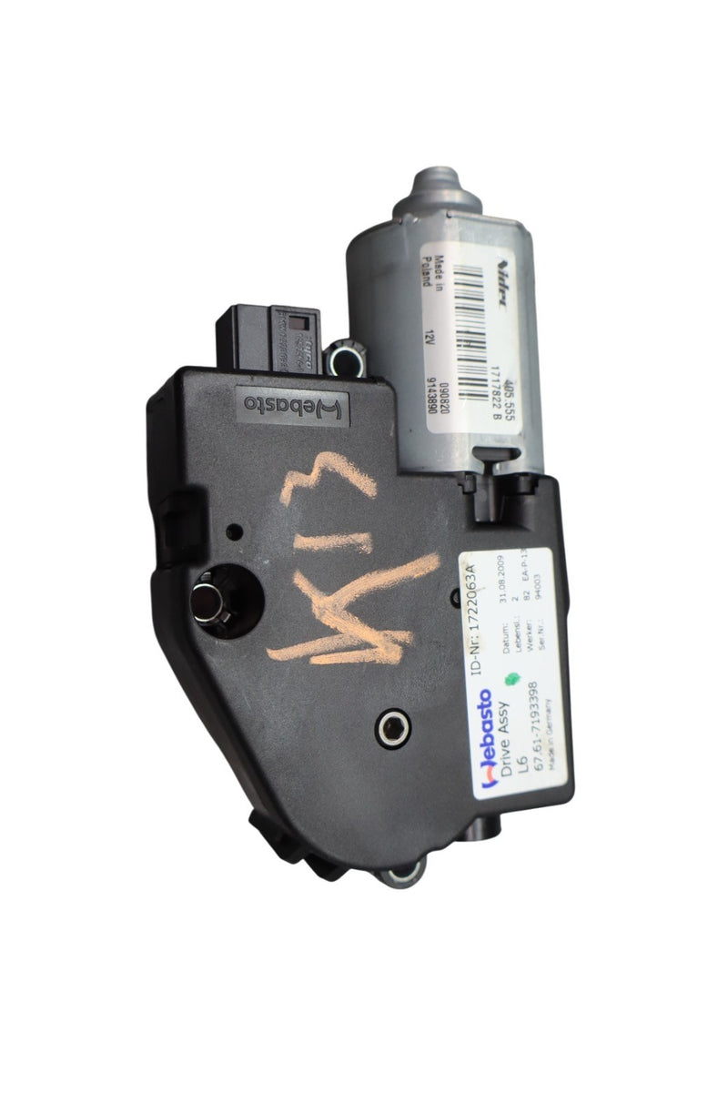 Load image into Gallery viewer, 09-19 BMW 750Li 750Li xDrive Panoramic Sun Roof Sunroof Motor Assembly Oem
