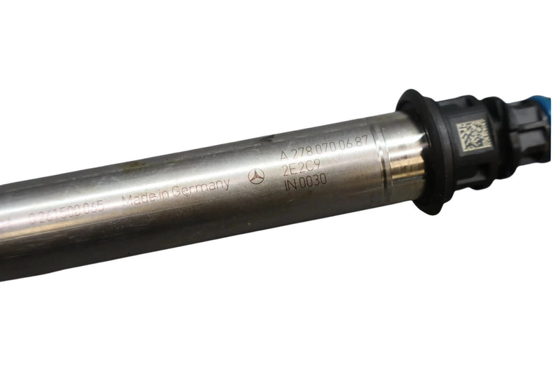Load image into Gallery viewer, 11-18 Mercedes W207 GLS550 CL550 E550 Engine Motor Fuel Injector 0261500065 OEM