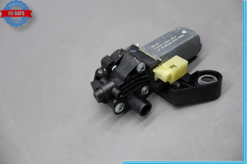 Load image into Gallery viewer, 09-15 BMW 740i 750Li xDrive Rear Left Side Door Sun Blind Shade Motor Oem