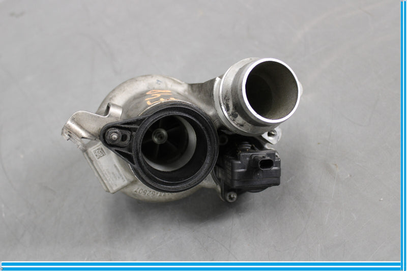 Load image into Gallery viewer, 12-18 BMW 320i 328i M6 Turbocharger Intake Charge 7634486 Oem