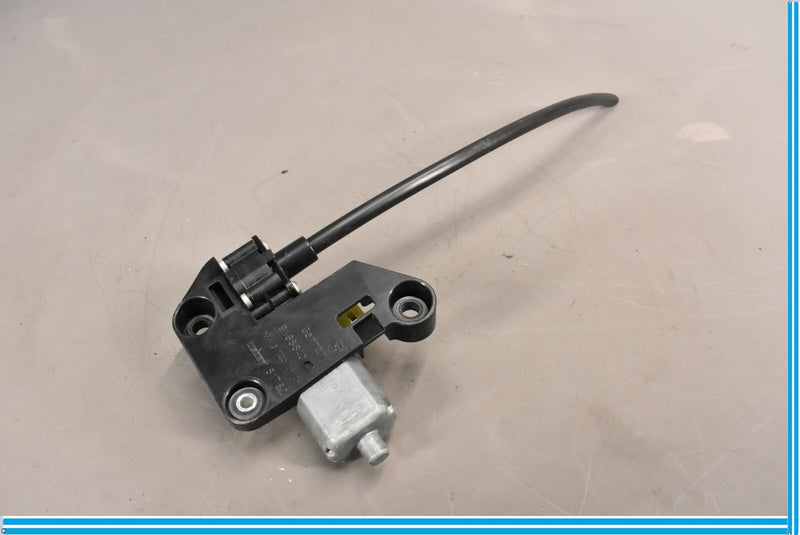Load image into Gallery viewer, 09-15 BMW 750i F01 F02 F10 Rear Right Passenger Door Window Sun Shade Motor Oem