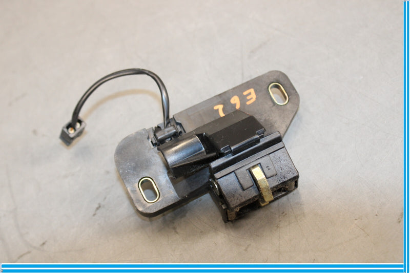 Load image into Gallery viewer, 90-02 Mercedes SL500 SL320 R129 Rear Trunk Lock Latch Actuator Oem