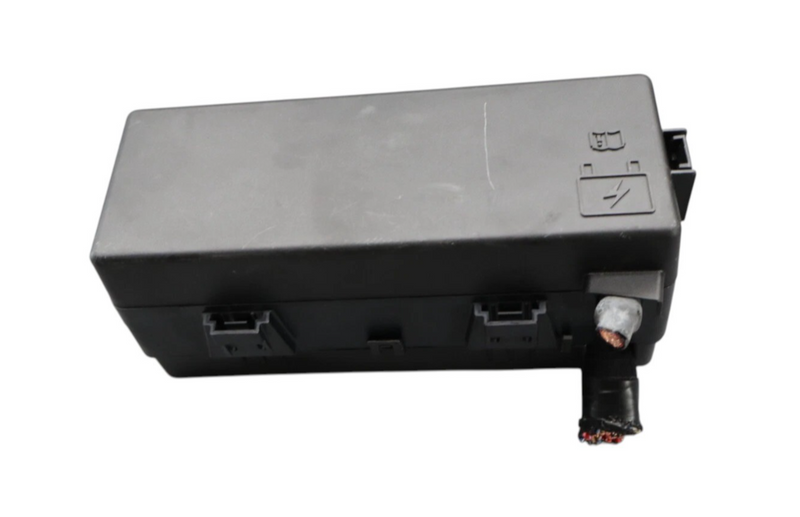 Load image into Gallery viewer, 14-21 Maserati Ghibli S Power Distribution Fuse Relay Box Block 7154763030 Oem